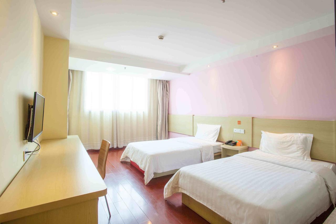 7Days Inn Yunfu Luoding Central Cameră foto